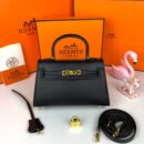 Hermès Handbag – Compact Elegance & Functional Design - 4