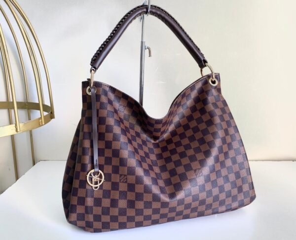 Louis Vuitton Shoulder Bag